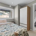 And Modern Terraced House In ברגן