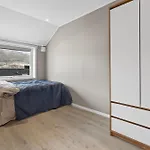 And Modern Terraced House In Апартаменты