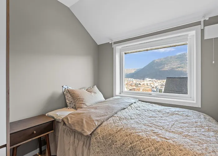 And Modern Terraced House In Apartment *