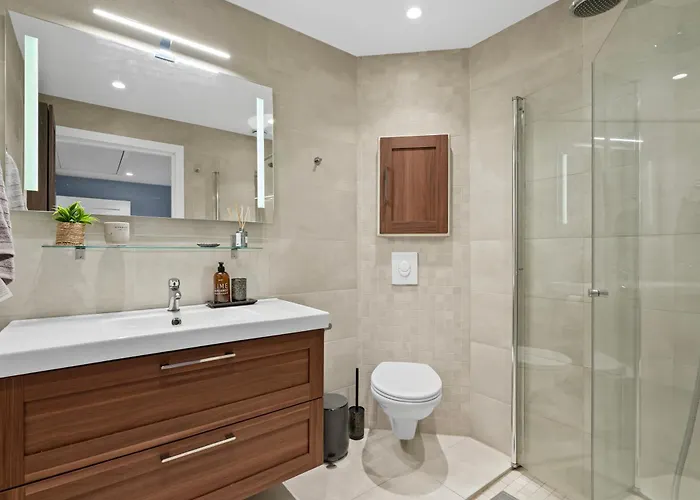 And Modern Terraced House In Apartment *